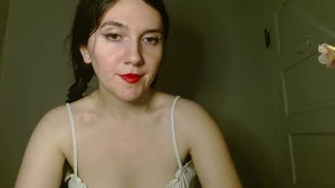 Isabella online show from December 2025 09:15:01 AM