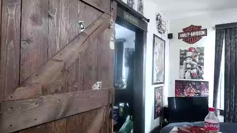 Snapshot of bigdbrillion chatting on February 2025 02:16:01 PM Darryl online show from February 2025 02:16:01 PM