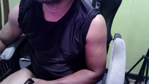 Snapshot of bigdickguyaux chatting on April 2026 04:04:01 PM bigdickguyaux online show from April 2026 04:04:01 PM