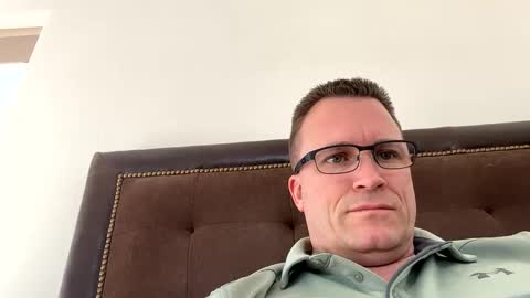 Snapshot of bigger22332233 chatting on February 2025 08:21:01 PM bigger22332233 online show from February 2025 08:21:01 PM