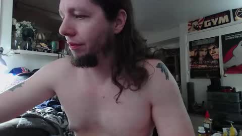 biggerisbetter21 online show from October 2025 10:10:01 PM
