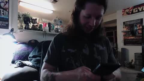 biggerisbetter21 online show from November 2025 08:15:02 AM