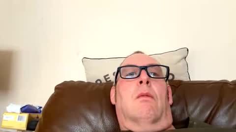 Snapshot of biggloves4bighands chatting on October 2025 09:06:02 AM biggloves4bighands online show from October 2025 09:06:02 AM