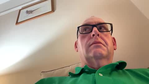 Snapshot of biggloves4bighands chatting on October 2025 12:15:02 AM biggloves4bighands online show from October 2025 12:15:02 AM