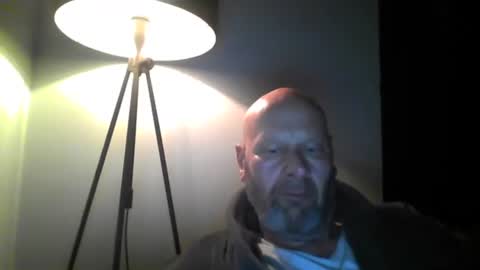 Snapshot of bigmike3339 chatting on February 2025 04:52:01 AM bigmike3339 online show from February 2025 04:52:01 AM