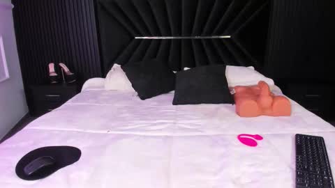 Snapshot of bigsexxyass chatting on October 2025 08:11:02 AM Zayra online show from October 2025 08:11:02 AM