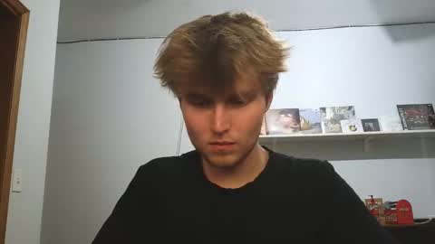 Snapshot of bigskinnyboyshh chatting on May 2026 10:06:01 PM bigskinnyboyshh online show from May 2026 10:06:01 PM
