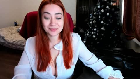 Snapshot of bigsmiletits chatting on January 2025 09:40:02 AM Julia online show from January 2025 09:40:02 AM