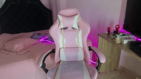 ISABELLA online show from September 2025 11:19:01 PM