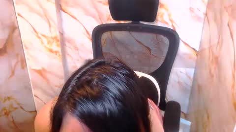 Snapshot of bigtitshotmom chatting on May 2026 09:03:01 AM MARJ online show from May 2026 09:03:01 AM