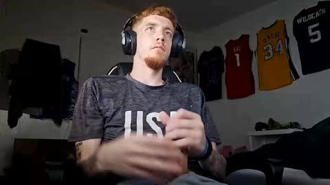 Snapshot of bigwhited2115 chatting on October 2025 12:29:01 AM Onlyfans redheadedwhitedick online show from October 2025 12:29:01 AM