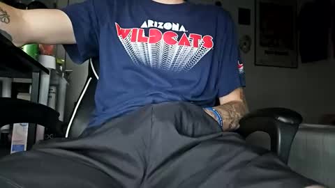 Snapshot of bigwhited2115 chatting on November 2025 05:39:02 AM Onlyfans redheadedwhitedick online show from November 2025 05:39:02 AM