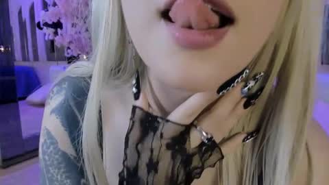 Biizzy online show from November 2025 06:13:02 AM