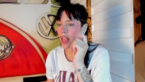 Snapshot of bilie__eilish chatting on April 2026 01:01:01 PM bilie__eilish online show from April 2026 01:01:01 PM
