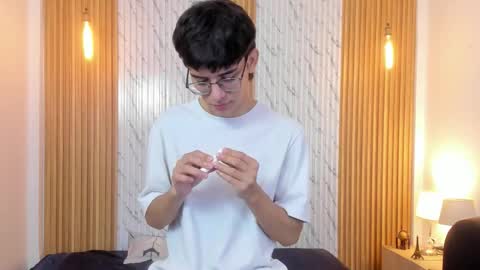 Billie online show from November 2025 03:42:02 AM