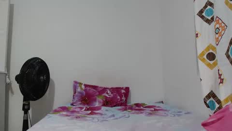 I am everything. Your highness queen  goddess mistress god daddy mommy boss master.  you will address me as such online show from November 2025 12:26:01 PM