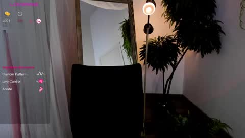 Snapshot of black_pant3r chatting on March 2025 05:44:01 AM Mon Mon online show from March 2025 05:44:01 AM