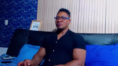 Snapshot of black_seus85 chatting on January 2026 10:19:02 PM duglas online show from January 2026 10:19:02 PM