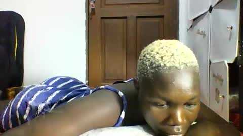 blackmarvel02 online show from December 2025 10:00:01 AM