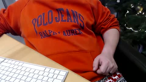 Snapshot of blackmusic chatting on December 2024 10:02:02 PM blackmusic online show from December 2024 10:02:02 PM