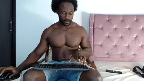 Twtter 1MikeBeckford            Onlyfns beckfordmike online show from January 2025 01:08:02 PM