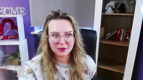 Z O E Y online show from January 2026 05:27:02 PM