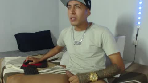 Snapshot of blackskull22x chatting on November 2025 11:27:02 PM Scott IMDEPENDIENT MODEL online show from November 2025 11:27:02 PM