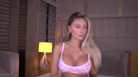 Snapshot of blairsanders chatting on October 2025 06:16:02 PM BlairSanders online show from October 2025 06:16:02 PM