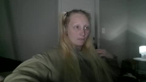 LipsofanAngell online show from November 2025 01:05:01 AM