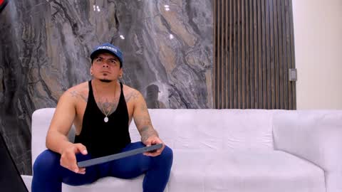 Snapshot of bless_my_neighbor chatting on January 2025 01:30:01 PM The Best Models online show from January 2025 01:30:01 PM