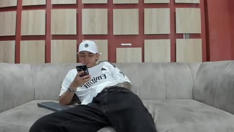 Snapshot of bless_my_neighbor chatting on February 2025 08:31:01 PM The Best Models online show from February 2025 08:31:01 PM