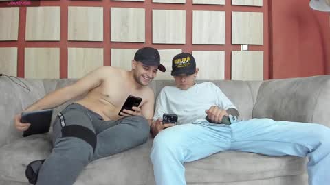 Snapshot of bless_my_neighbor chatting on February 2025 01:32:01 AM The Best Models online show from February 2025 01:32:01 AM