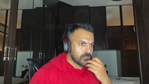 Leo online show from November 2025 01:20:02 AM