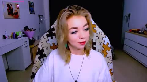 Snapshot of blinkofeyes chatting on September 2025 04:01:02 AM Nicole online show from September 2025 04:01:02 AM