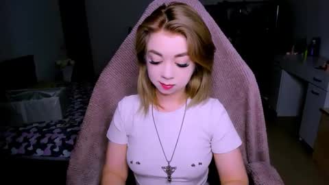 Nicole online show from May 2026 06:07:02 PM