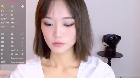 YoYo online show from November 2025 05:18:02 AM