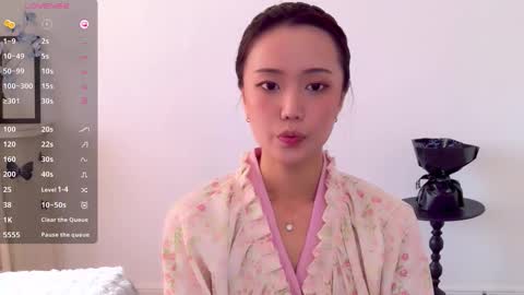 YoYo online show from November 2025 04:23:02 AM