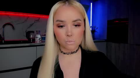 Lana online show from January 2025 03:54:01 AM