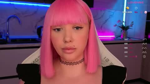 Lana online show from September 2025 01:34:02 PM