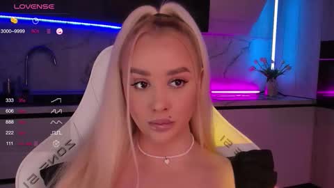 Lana online show from October 2025 07:14:01 AM