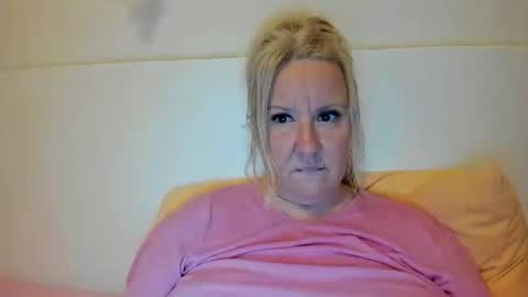 Snapshot of blonde_angel20 chatting on September 2025 08:32:02 PM Nicole online show from September 2025 08:32:02 PM