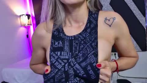 alejandra online show from February 2026 02:04:01 AM