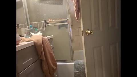 Snapshot of blondebellaaa3 chatting on January 2025 07:17:02 PM Gia online show from January 2025 07:17:02 PM