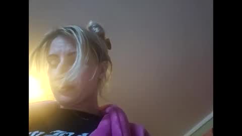 Snapshot of blondebellaaa3 chatting on January 2025 07:14:02 PM Gia online show from January 2025 07:14:02 PM