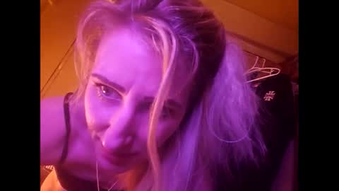 Snapshot of blondebellaaa3 chatting on February 2025 05:37:01 PM Gia online show from February 2025 05:37:01 PM