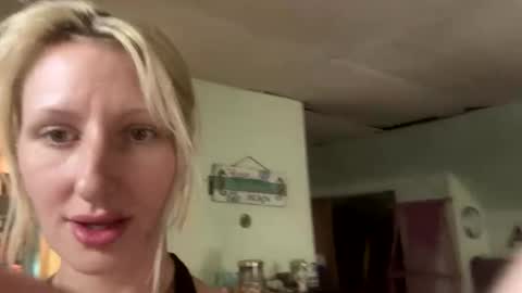 Snapshot of blondebellaaa3 chatting on September 2025 04:41:01 PM Gia online show from September 2025 04:41:01 PM