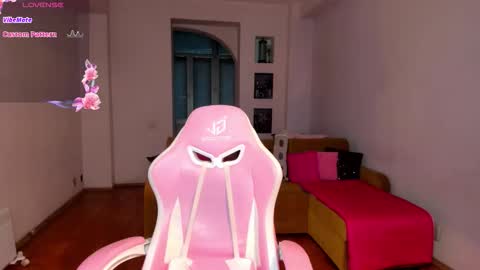 Elisa online show from October 2025 04:47:01 AM