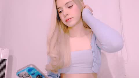 Snapshot of blondetwinkcum19 chatting on December 2024 03:03:02 AM zoey  madisson 3 online show from December 2024 03:03:02 AM