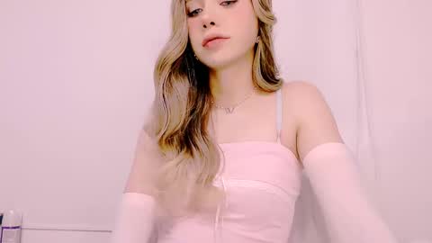 Snapshot of blondetwinkcum19 chatting on March 2025 03:21:02 AM zoey  madisson 3 online show from March 2025 03:21:02 AM