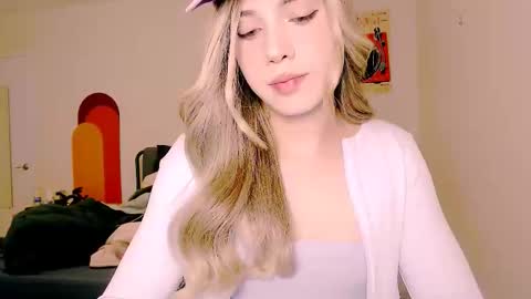 Snapshot of blondetwinkcum19 chatting on December 2025 02:17:01 AM zoey madisson 3 online show from December 2025 02:17:01 AM